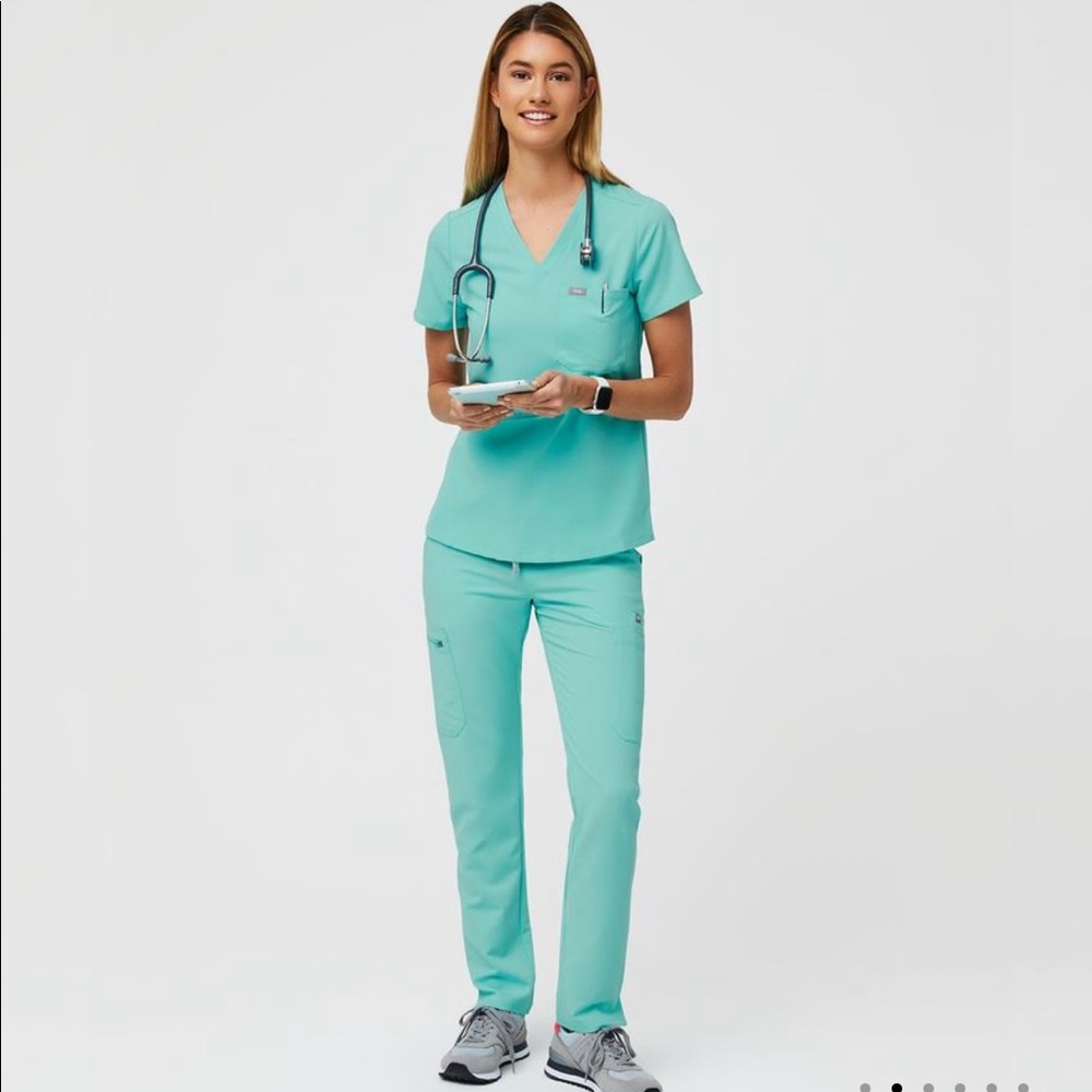 FIGS Catarina top + Zamora pants set (NWT)
